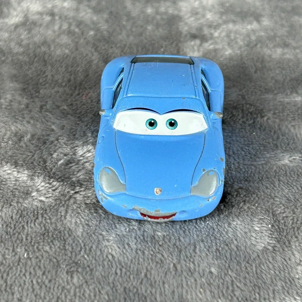 Disney Pixar Cars Sally Carrera Diecast Blue Porsche 911 Toy Car 1:55 Scale